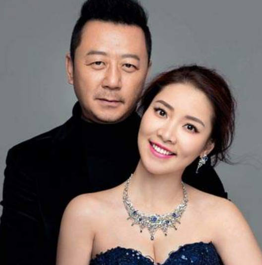 郭涛道歉后妻子首发声,绝口不提老公打女人,暖心为妈妈们送祝福