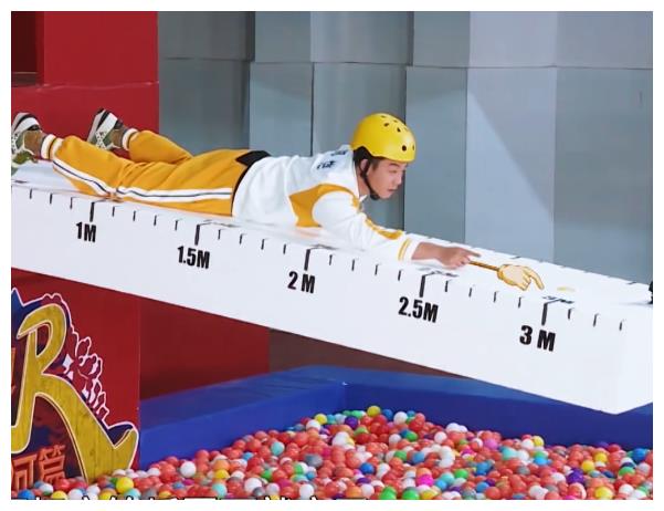 郑恺挑战3米跳台baby特意小声嘱咐她的话足够让苗苗吃醋