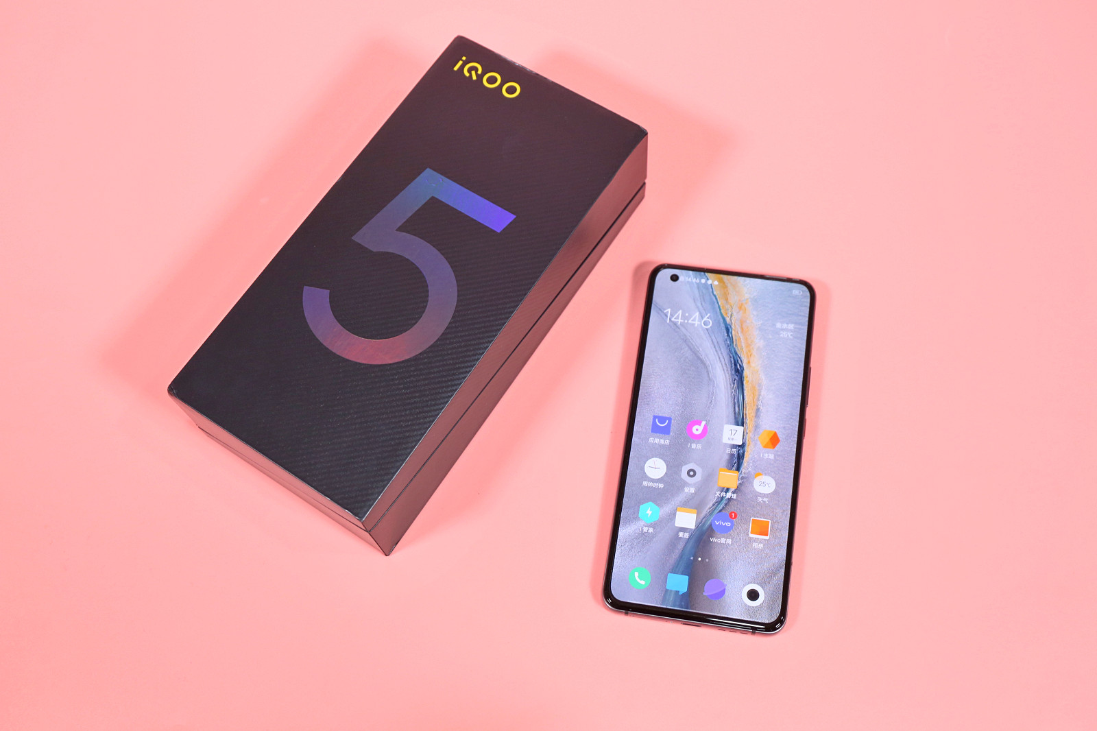 iqoo 5皓影版图赏:120hz超视感柔性屏