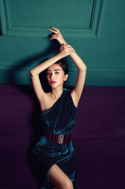 台湾女主播刘庭羽,美丽奢华有内涵,气质优雅知性女神!__财经头条