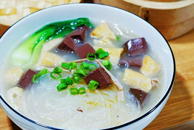 快手鸭血粉丝汤,做到正真的快手,只需3步出锅,营养一个都不少|鸭血