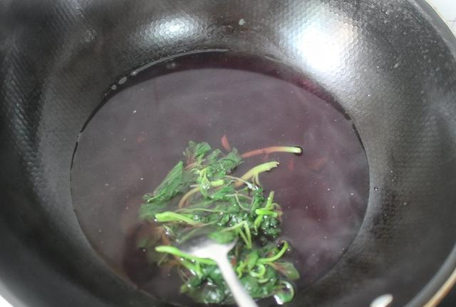 这样高颜值的彩色凉皮你见过吗？好吃又好看，制作过程老简单了休闲区蓝鸢梦想 - Www.slyday.coM