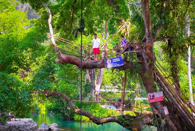 老挝小镇的一处秘境，来的<a href=