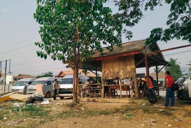 老挝小镇的一处秘境，来的<a href=