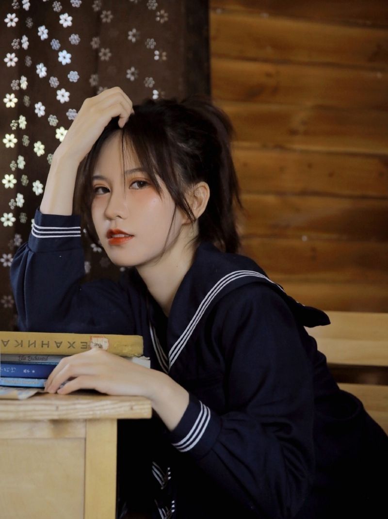 邻家少女水手制服青春私拍