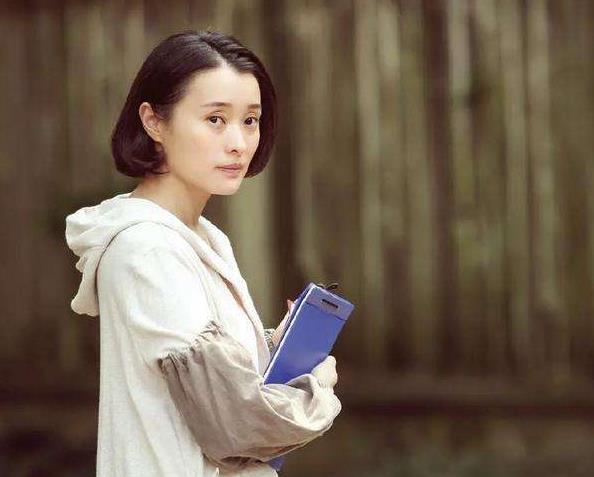 吴越最近几年出演了多部爆款剧,于是有媒体便围绕三人之间的关系大做