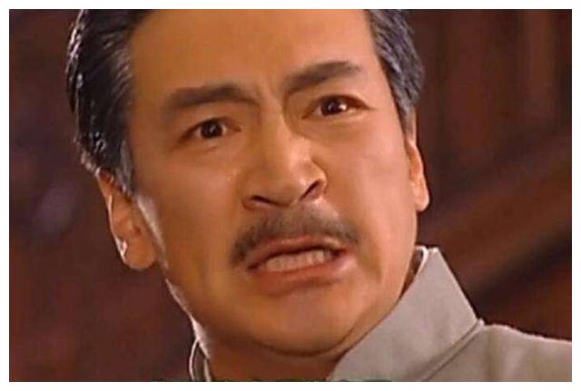 陆振华罕见出镜小21岁娇妻陪在身侧和儿子像极了爷孙