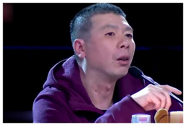 在表演节目之前的一段vcr中张河说,让我参加《笑傲江湖》,我以为让我