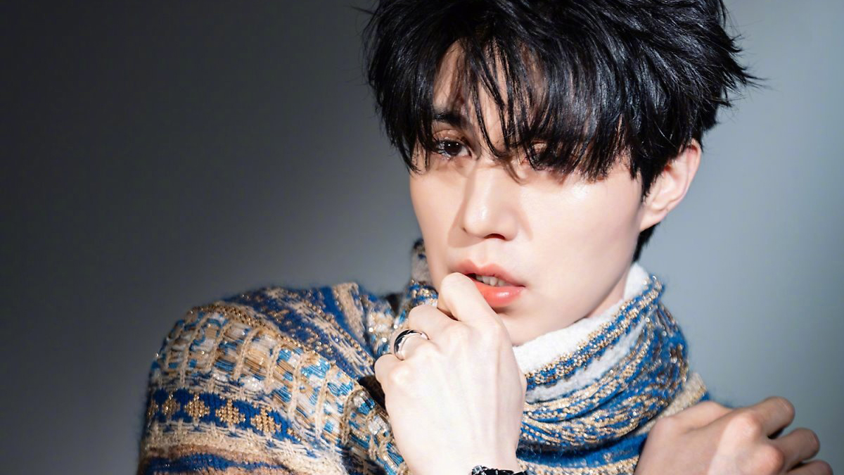 李栋旭穿女装拍杂志这颜值也太绝了