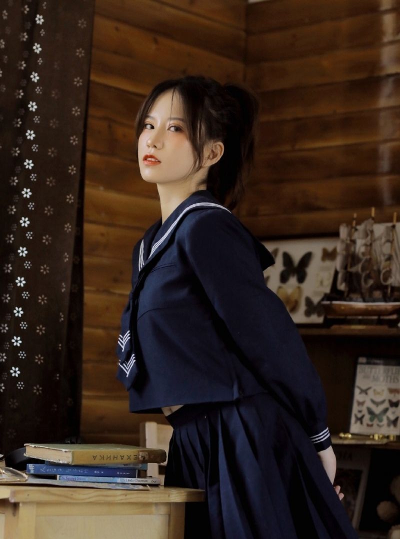 邻家少女水手制服青春私拍