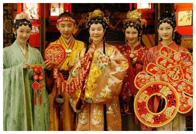 新红楼梦李少红怒斥什么时候我们的对立面变成了你们