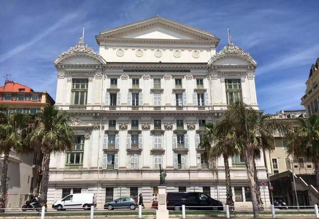 这座城市老人比年轻人多，物价低生活节奏慢，还有全球最美的大海休闲区蓝鸢梦想 - Www.slyday.coM