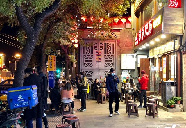 旅游北京招牌美食街，却吃不到什么当地美食，难怪网上评价这么差休闲区蓝鸢梦想 - Www.slyday.coM