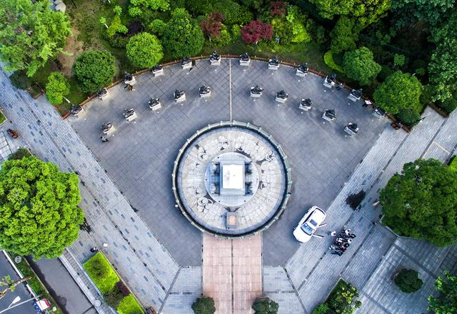 被游客忽视的成都景点:中国唯一建在地上的皇陵,具有盛唐风韵休闲区蓝鸢梦想 - Www.slyday.coM 被游客忽视的成都景点:中国唯一建在地上的皇陵,具有盛唐风韵休闲区蓝鸢梦想 - Www.slyday.coM