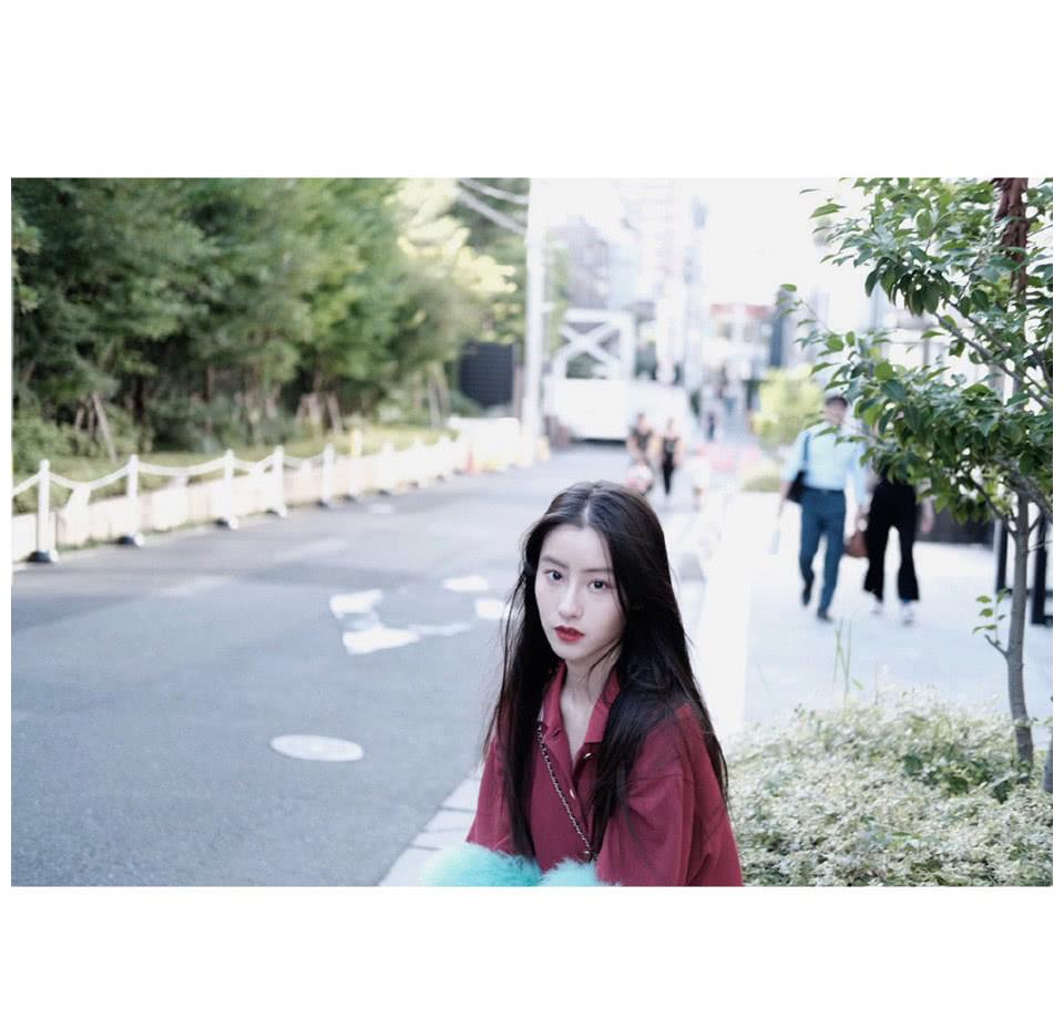 内地青年影视女演员,平面模特美女毛晓慧素颜街拍写真