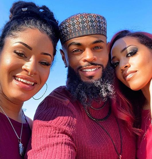 男子与前妻复合后同时又交往新女友,如今3人一起生活称是真爱休闲区蓝鸢梦想 - Www.slyday.coM 男子与前妻复合后同时又交往新女友,如今3人一起生活称是真爱休闲区蓝鸢梦想 - Www.slyday.coM