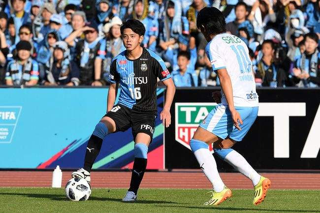 川崎前锋攻防兼备 足球日职联 川崎前锋vs Fc东京 广岛三箭 川崎前锋 攻防 新浪新闻