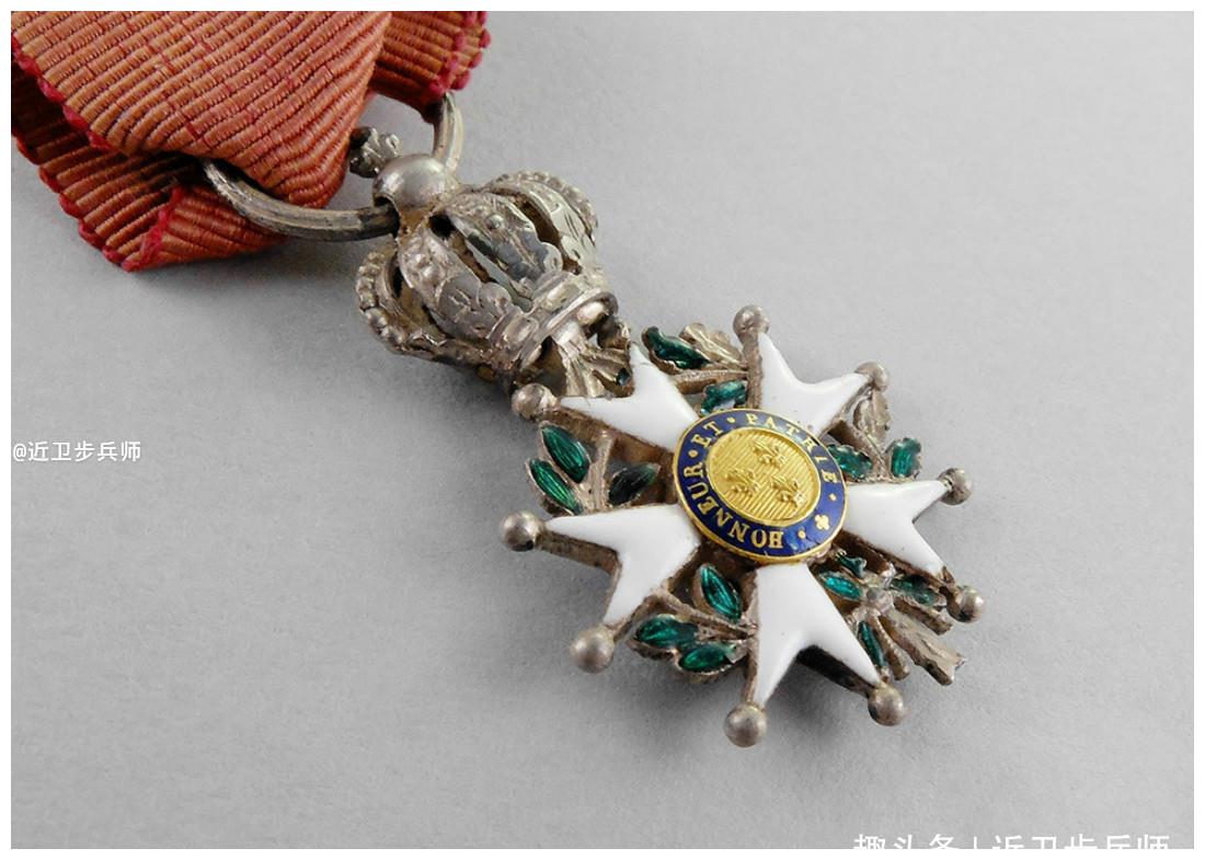 波兰骑兵向山顶冲锋为拿破仑拿下西班牙首都的天堑