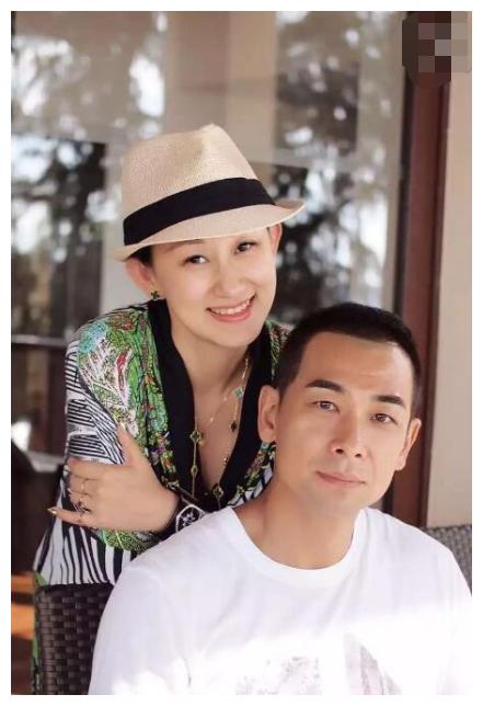 张丹露嫁给了梅艳芳挚爱的赵文卓如今儿女双全成人生赢家