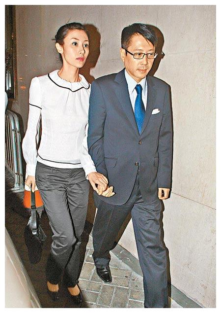 李嘉欣恋李嘉诚为何遭非议最后转身嫁给富豪许晋亨终得幸福