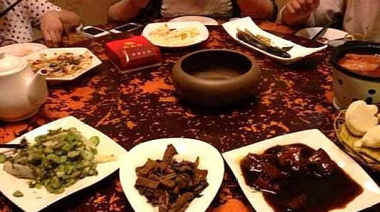 东北人去南方游玩,饭店吃饭,3个人点了6道菜,菜上桌后愣住了|南方