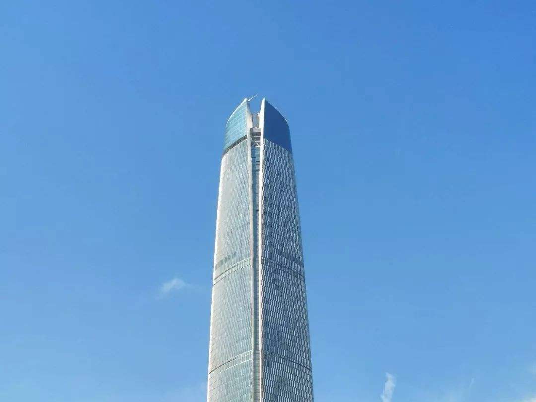 湖北最具代表性的一座高楼,是江城新地标性建筑,高达438米