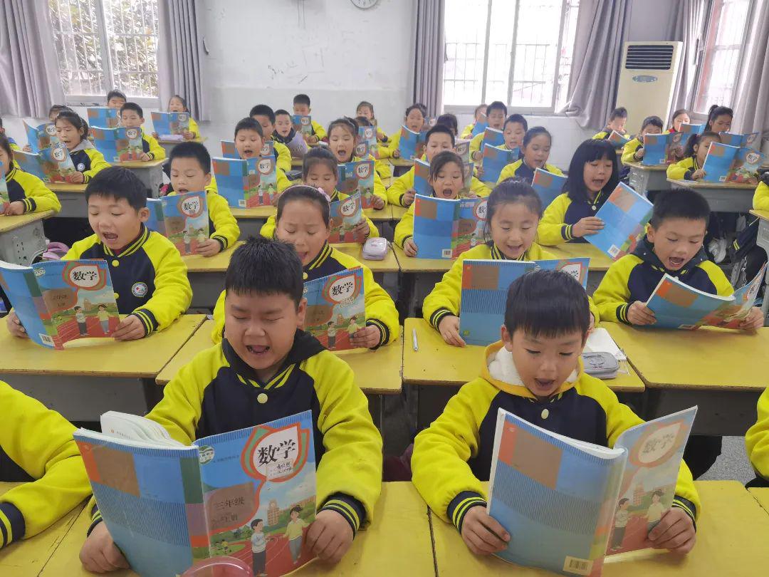 浉河区一小:坚持做好“晨读午写”,为孩子涂好人生底色__财经头条