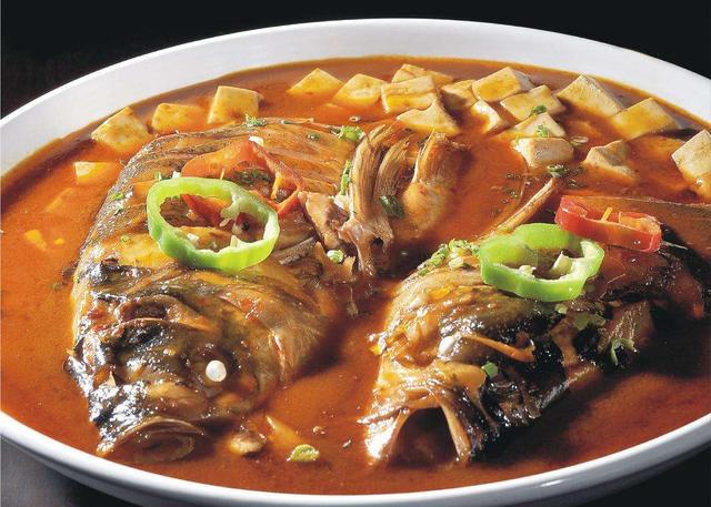 精选美食香菠糖醋里脊鱼头烧豆腐老干妈烧豆腐的做法