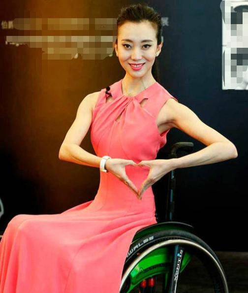 北京奥运会彩排舞蹈家刘岩因1秒延迟摔倒称张艺谋一生痛