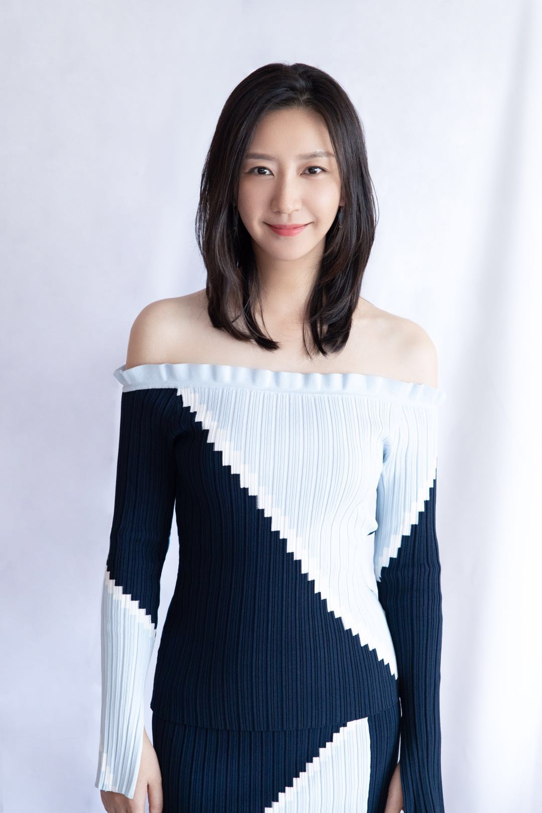 唐一菲携儿子参加跑步活动 助力复工引领阳光新生活