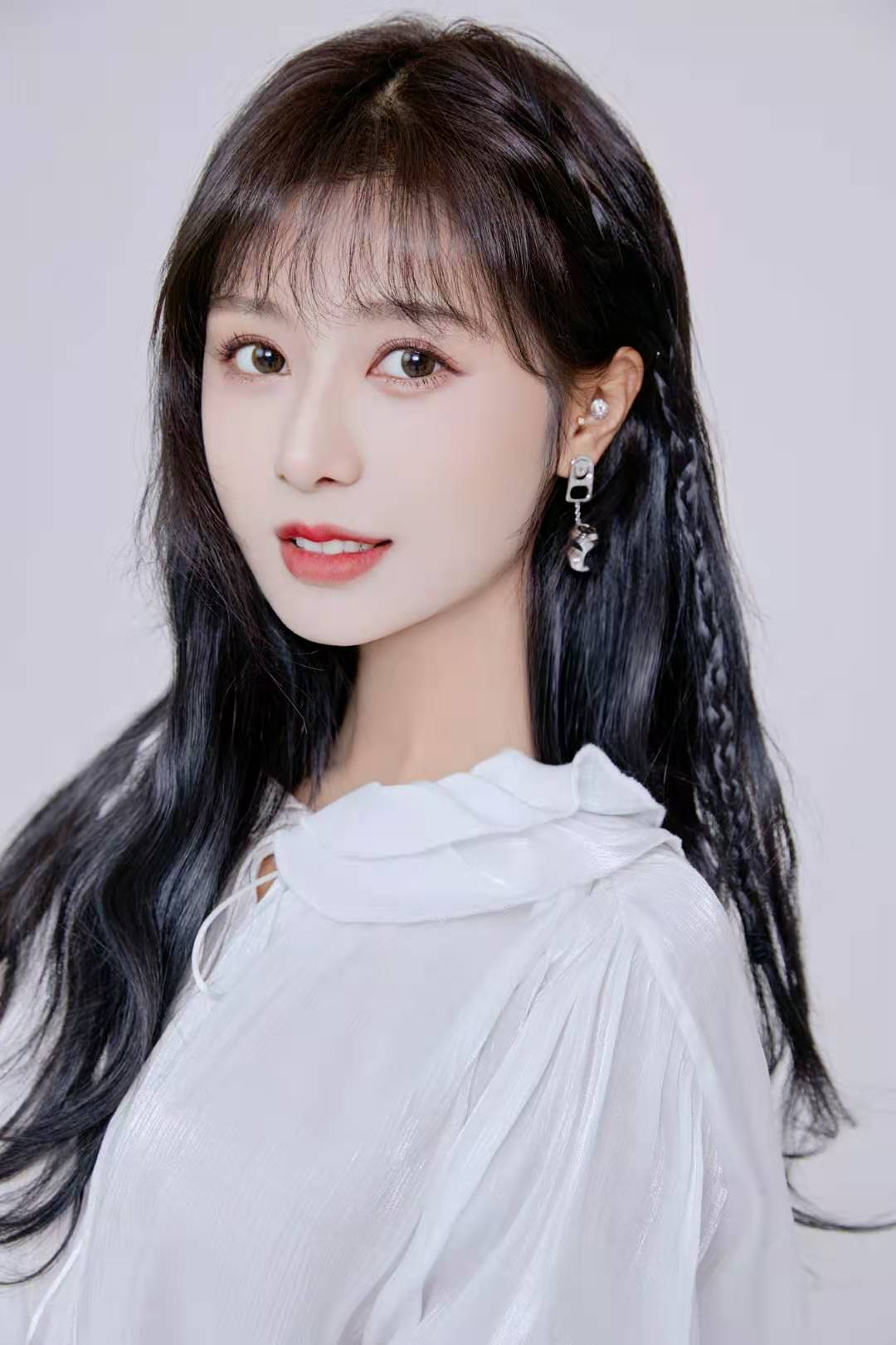 施南写真大片曝光甜美灵动少女感十足