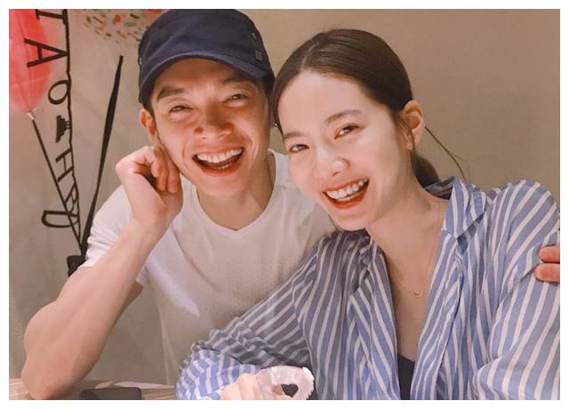 炎亚纶强吻成员女友,动作太辣眼__财经头条