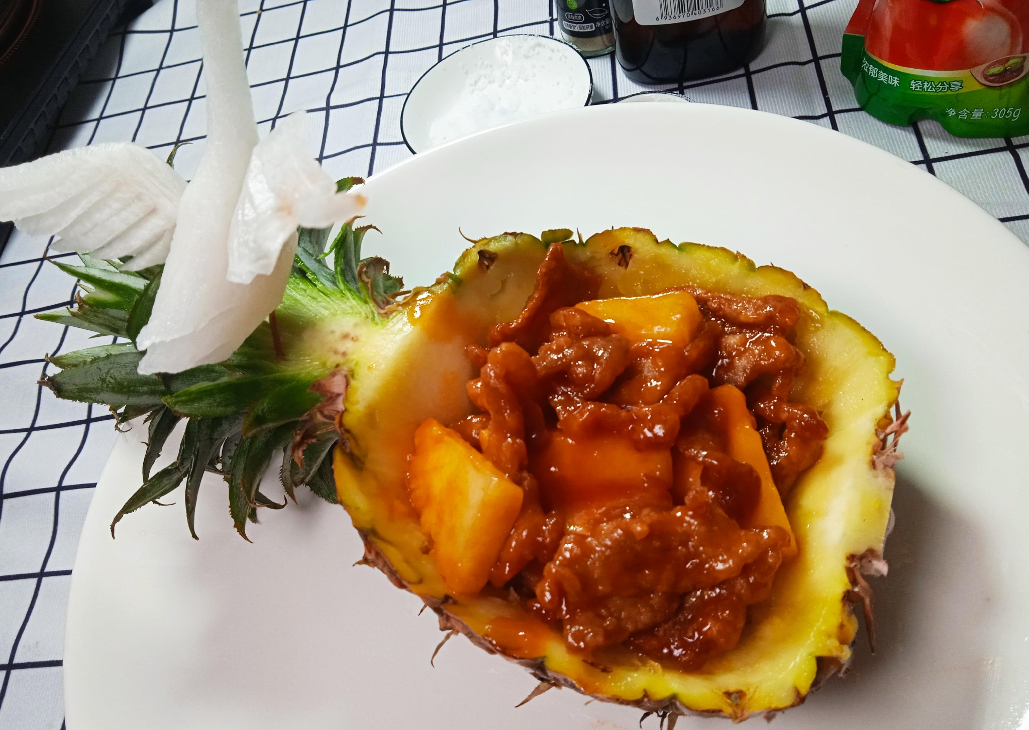 美食制作广东的特色名菜菠萝咕咾肉教程安排