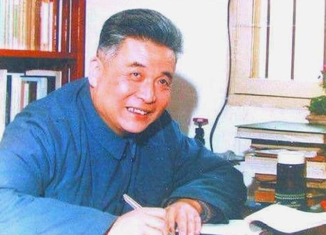 追忆中国脊梁邓稼先：辐射患癌全身出血，疼痛难忍死在妻子怀里休闲区蓝鸢梦想 - Www.slyday.coM