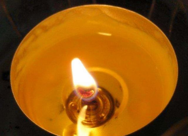 听说统一最近新出了一款清之净供灯油，这种油以前不都是用动物油脂和植物油做的吗？