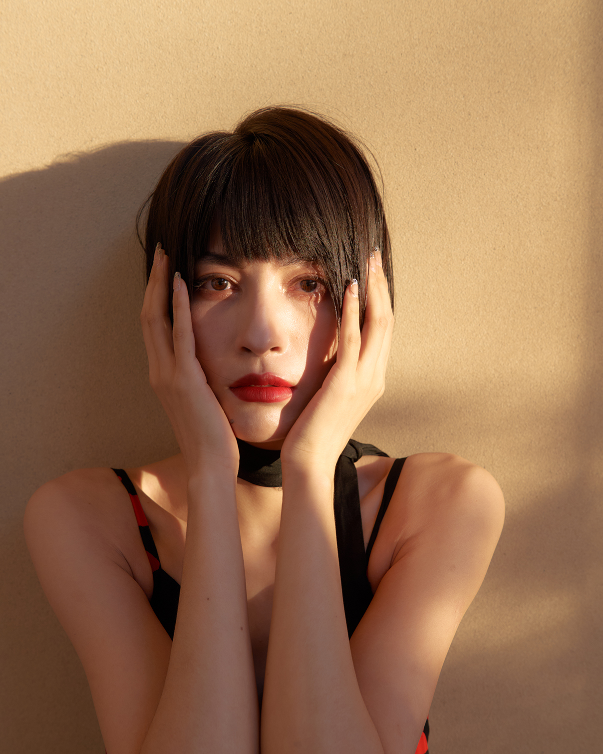 酷飒女孩王宸心你不敢触碰的花却总能给你意想不到的反差