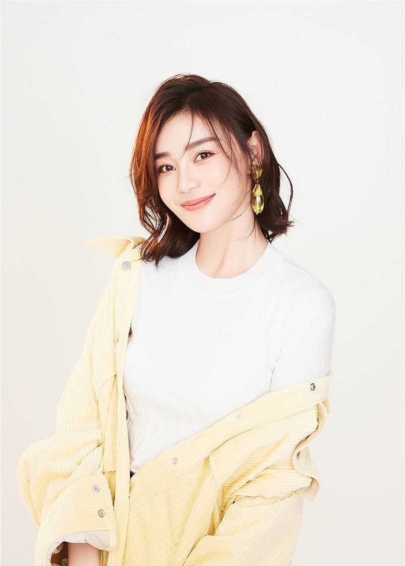 明星袁姗姗80后实力演员青春靓丽是备受争议的女明星