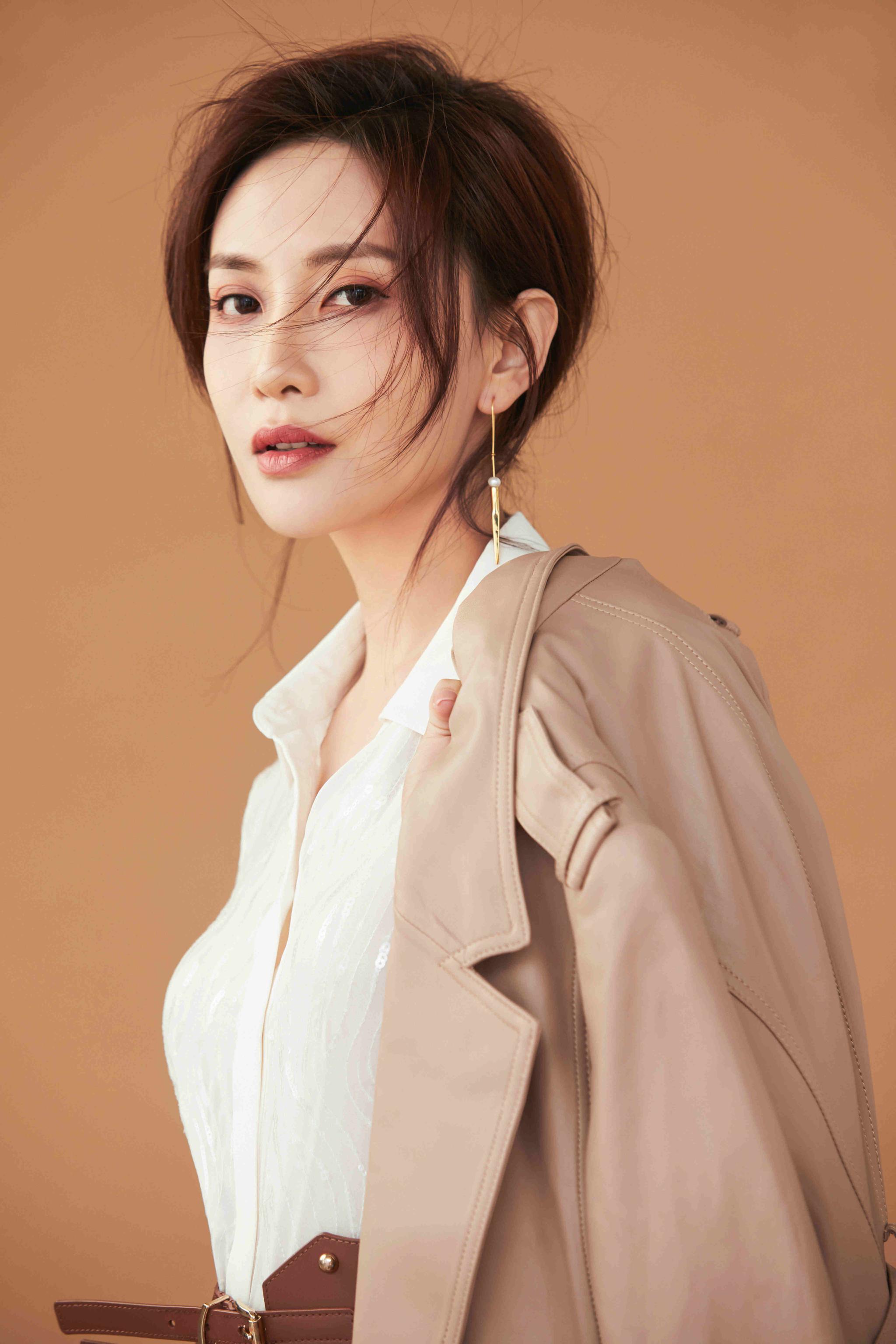 晨阳怪你过分美丽的妖艳名媛现实却是渴望真爱的单身狗