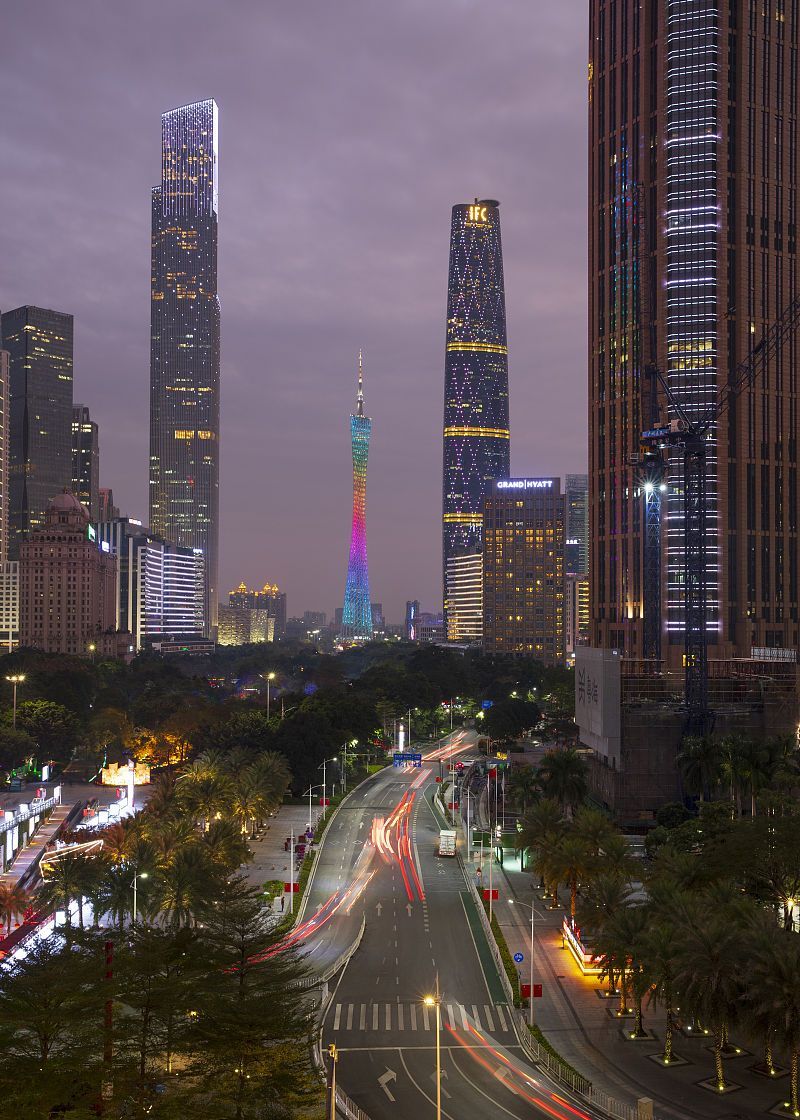 中国一线城市广州的标志性建筑:广州塔,每天好多人游客参观游玩_高清