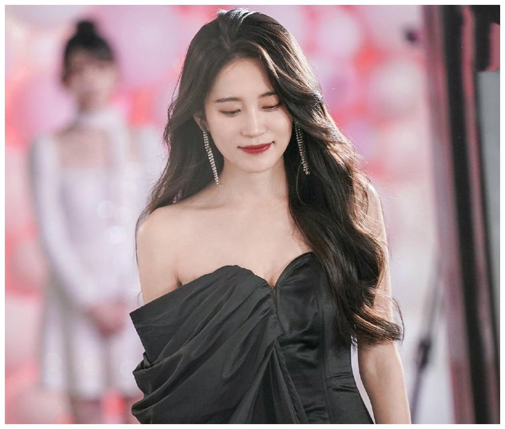 聪雅决定放过文竹,潇洒利落离开没有一丝留恋,大女人