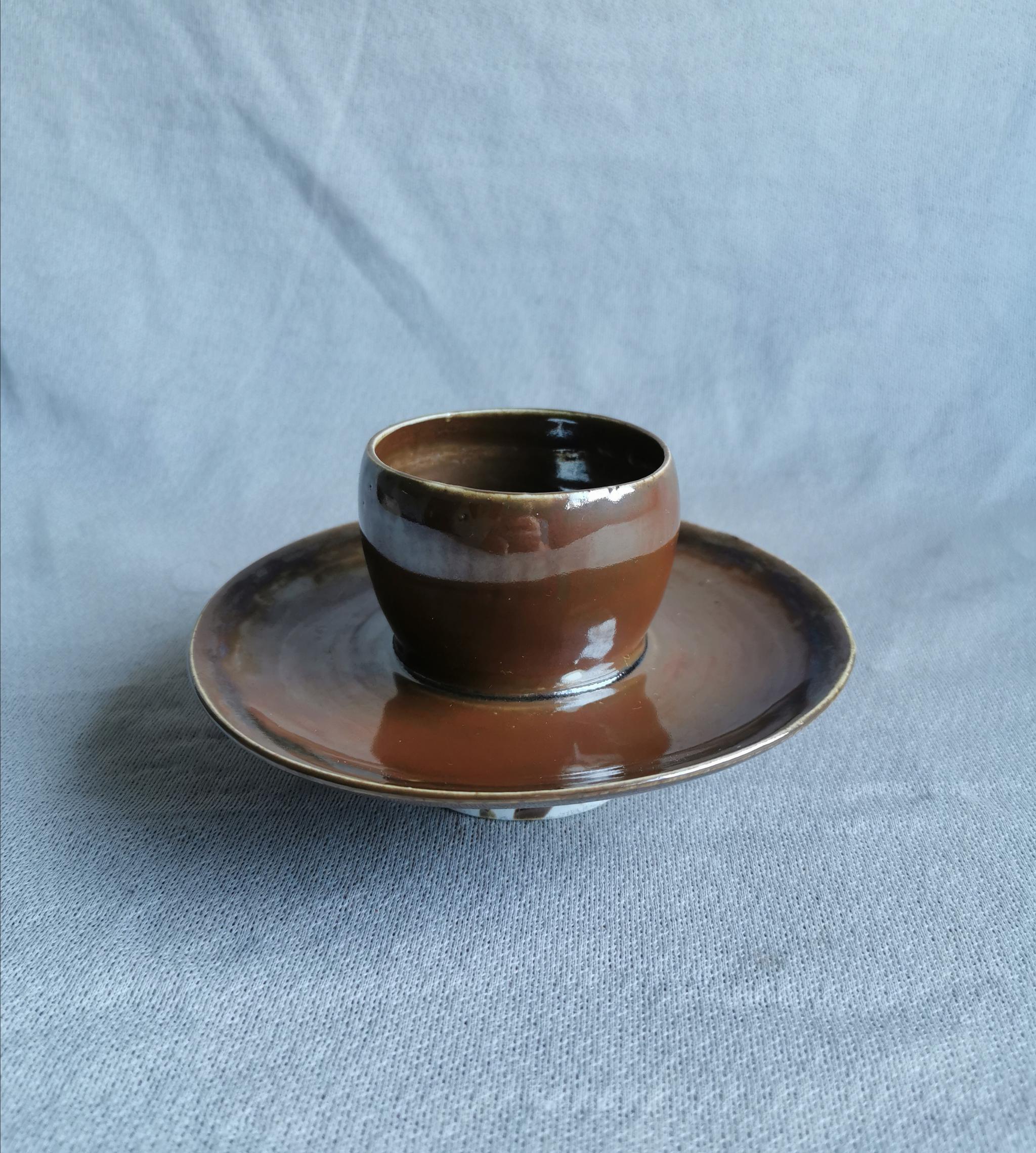 宋代定窑酱釉盏托