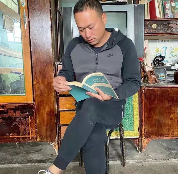 张同学拒绝500万签约费，网红自己单干能做的更好吗？休闲区蓝鸢梦想 - Www.slyday.coM