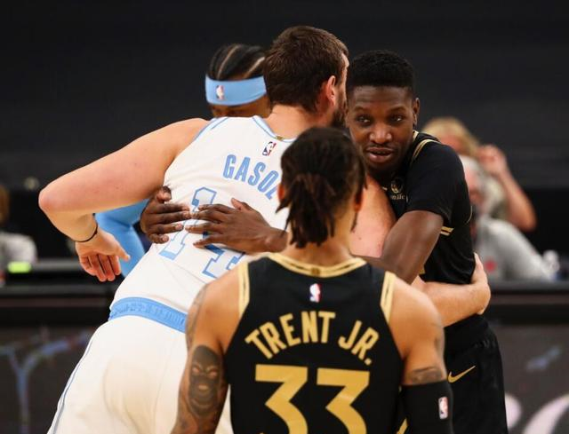 终结对猛龙11连败！湖人半场飙16记三分 小加13+9西卡27+7休闲区蓝鸢梦想 - Www.slyday.coM