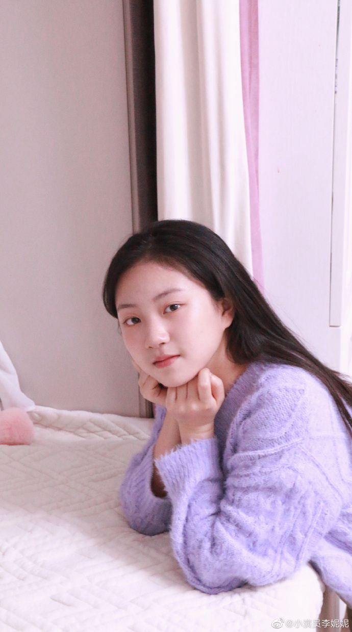 08年美女小演员李妮妮迷人美照欣赏好可爱啊