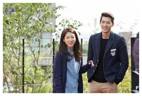 李敏镐送朴信惠出嫁发文公开现场照并引用继承者们经典台词