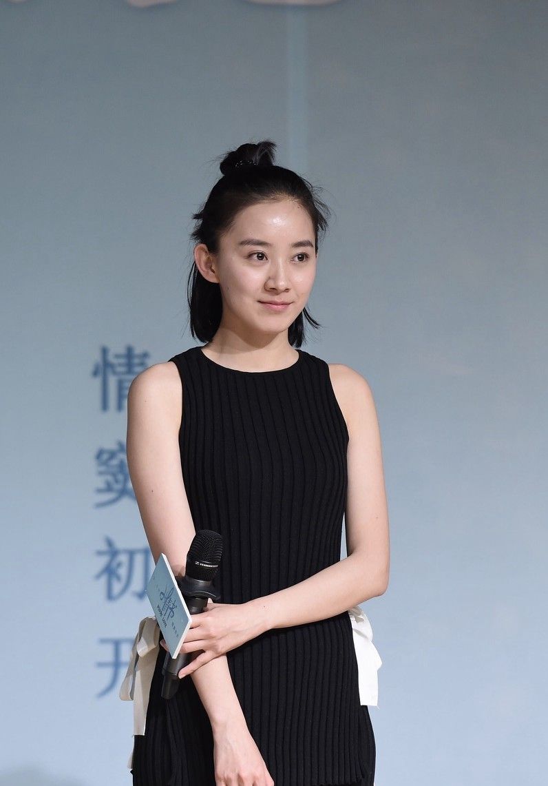 朱颜曼滋,气质超好,魅力无限,美得让人移不开眼!