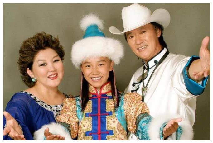 吉祥三宝14年后：爸爸逝世，妈妈隐退，演女儿的英格玛模样大变休闲区蓝鸢梦想 - Www.slyday.coM