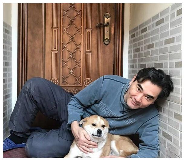 赵文瑄高兴的神态,像极了邻居介绍自家优秀的儿女一样,抑制不住的喜悦