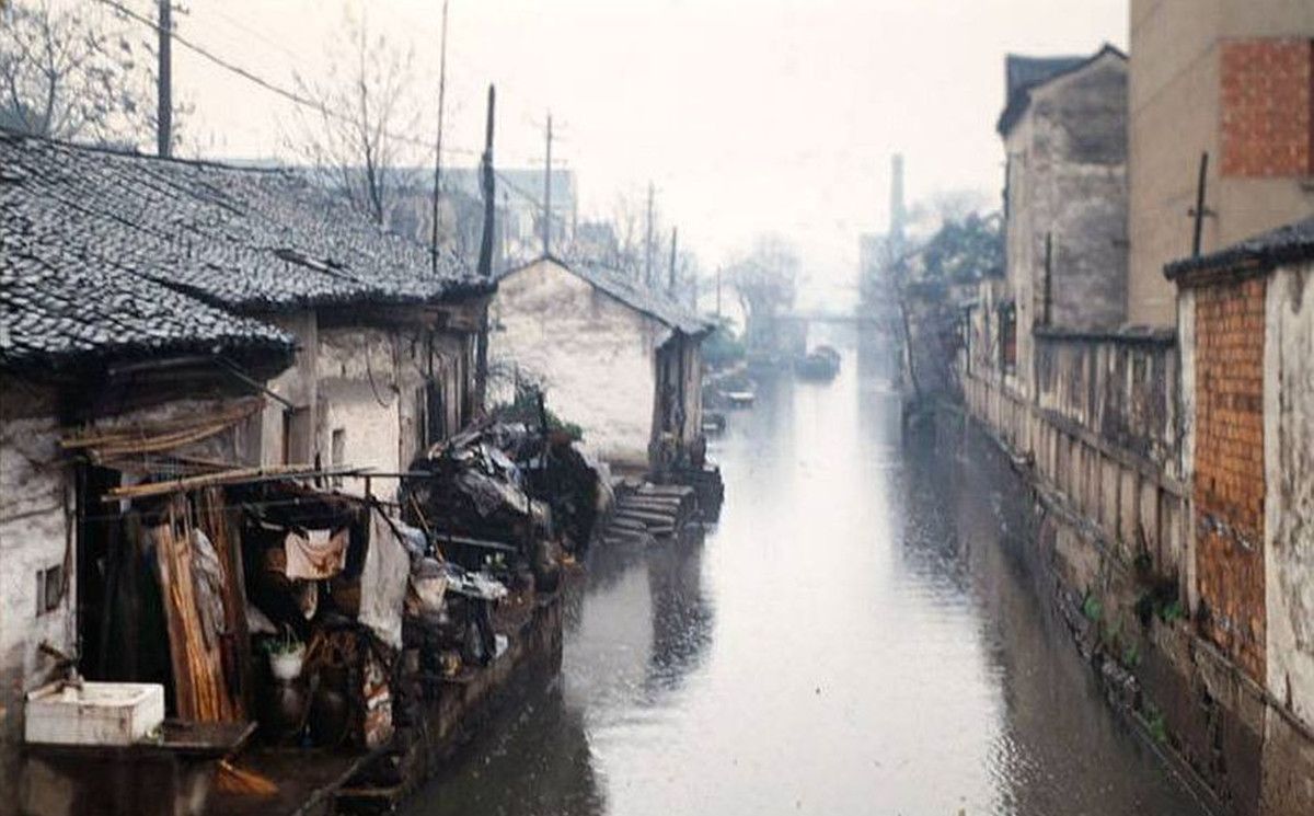 老照片:1980年的绍兴古镇,仿佛回到了鲁迅的笔下的故乡_高清图集_新浪