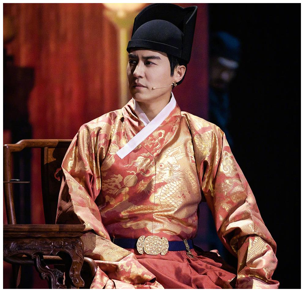 因《琅琊榜》造型难看,靳东曾要彻底远离古装剧,现在竟然食言了